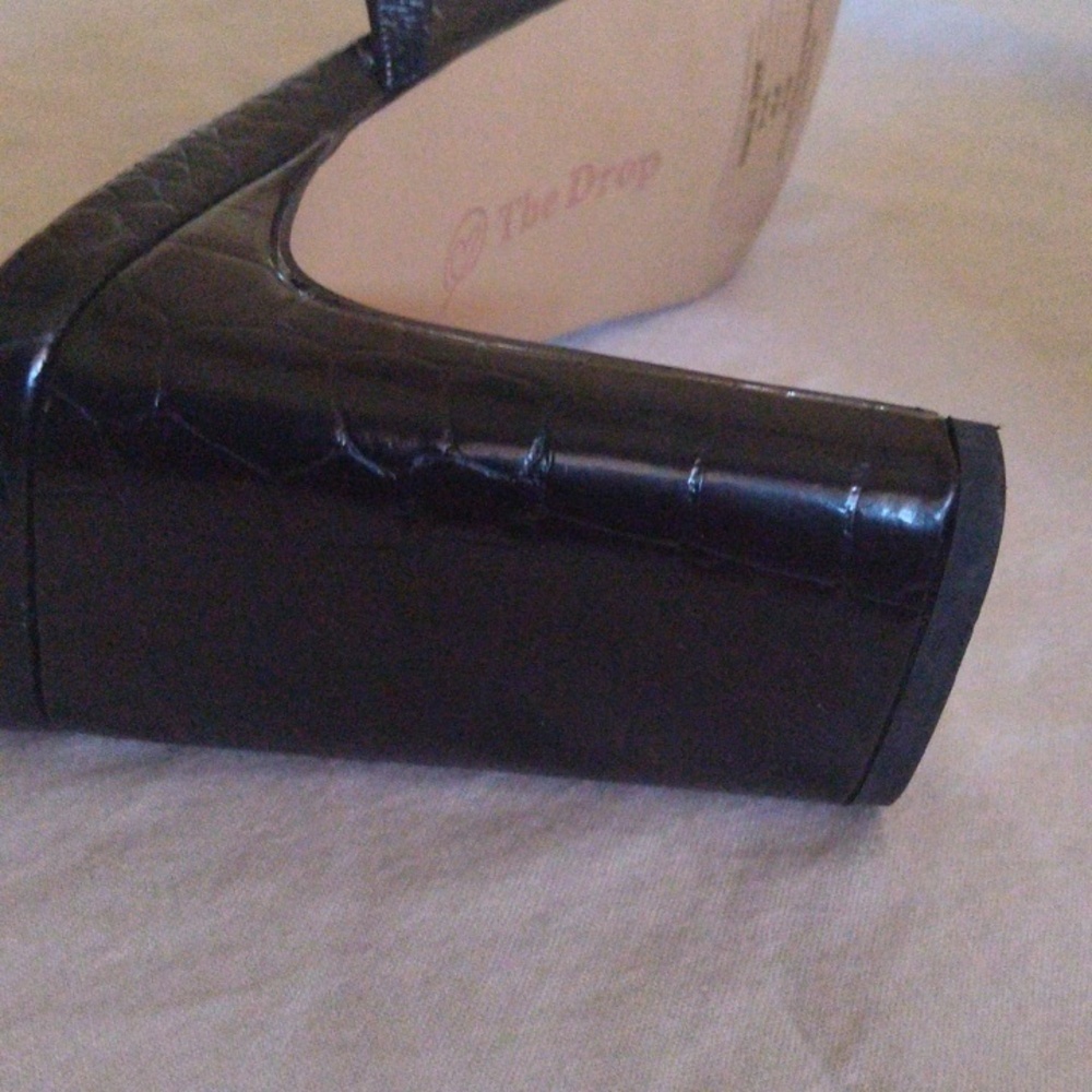 NWOT Black Strappy Women's Heels - Picture 8 of 9